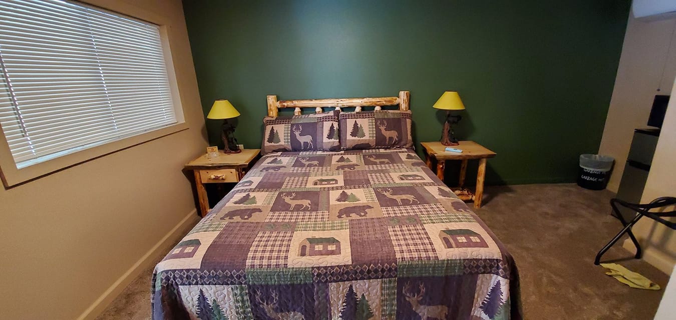 Classic Log Headboard - Twist of Nature